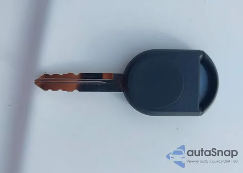 2003 Lincoln Town Car Cartier z USA, uszkodzony, nr VIN 1LNHM83WX3Y633077